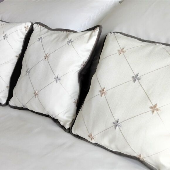 Pewter Velvet and Creamy Silk Shantung 3 Pillow Set 14 x 14 NEW - Picture 10 of 10